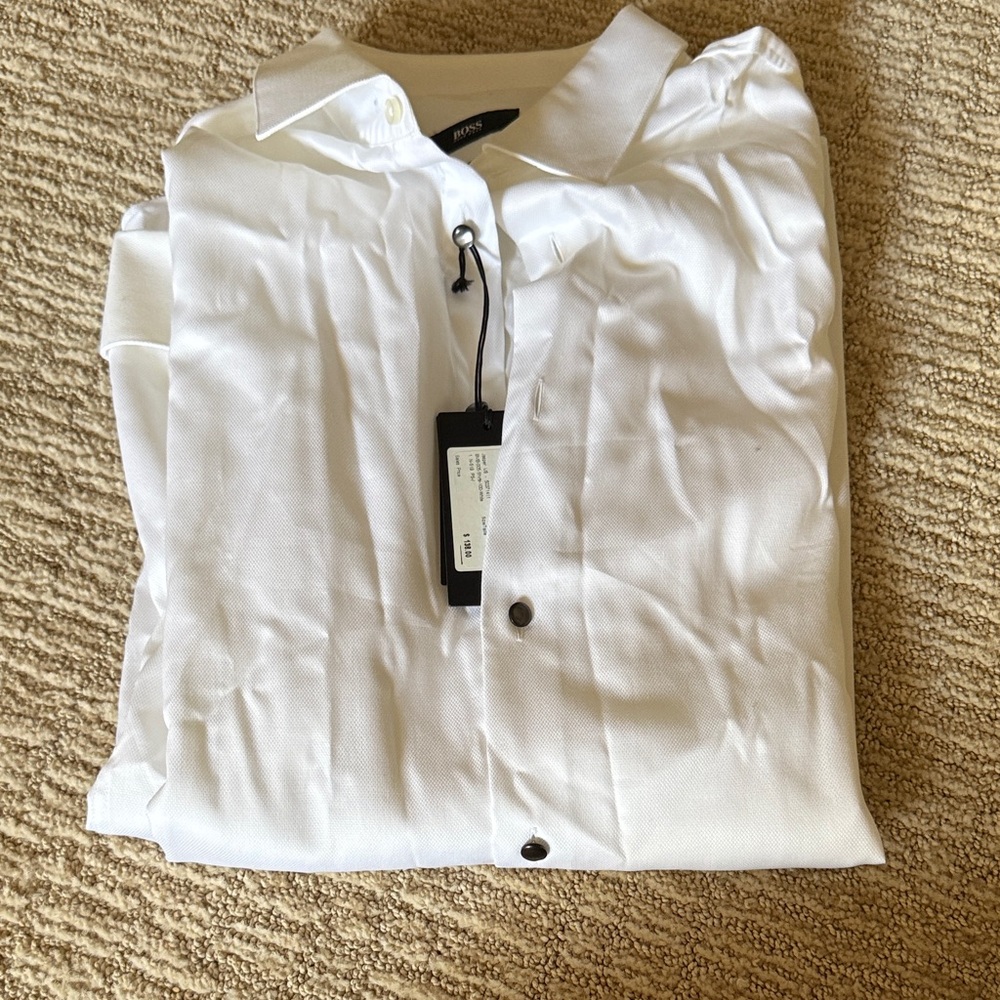 NWT Men’s Hugo Boss White Button-Up Slim Fit Dress Shirt with Black Button